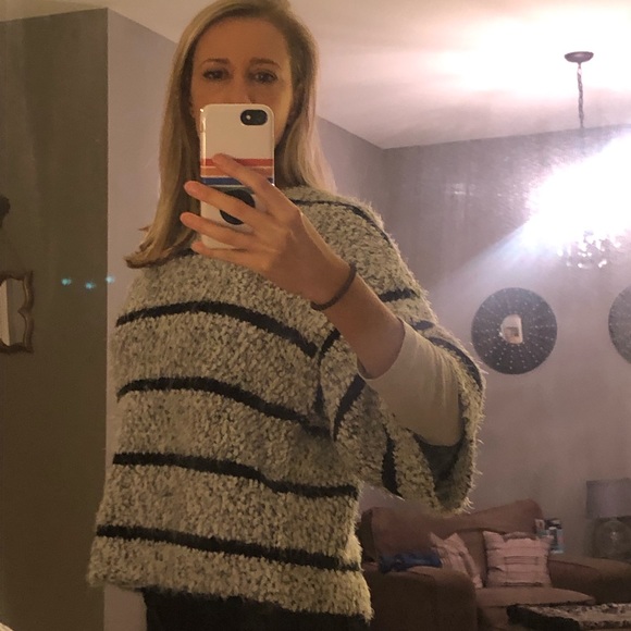 BB Dakota Sweaters - Oversized short sleeved sweater